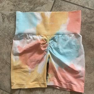 Aquari scrunch shorts